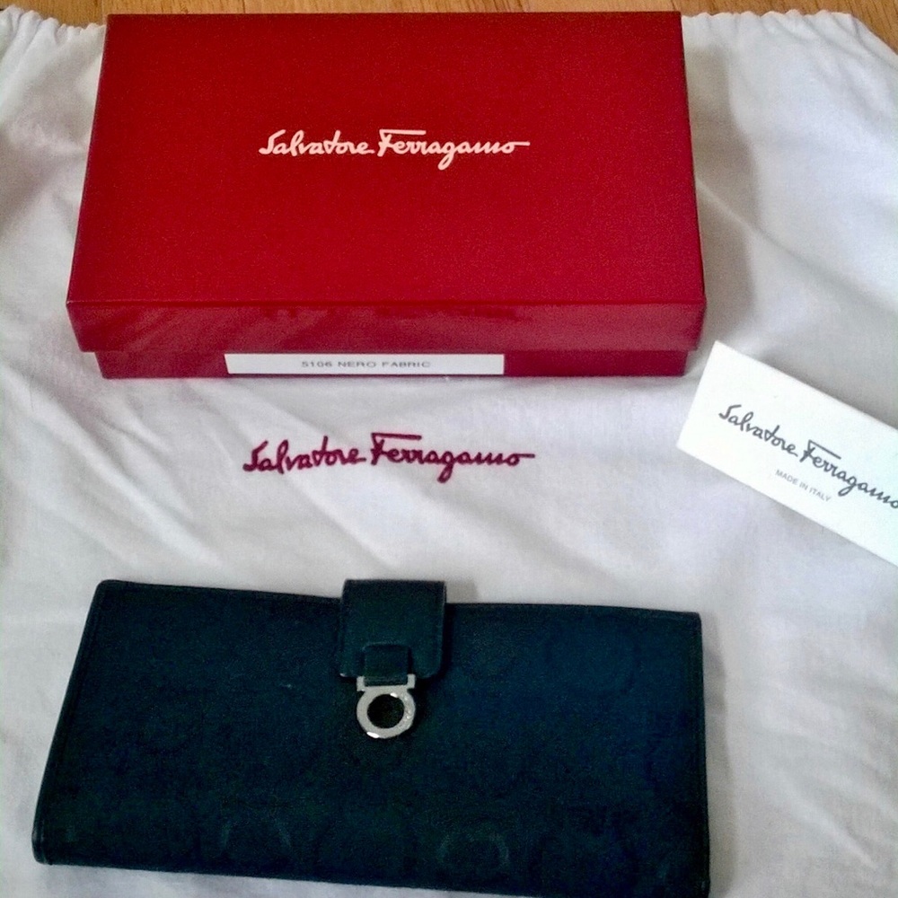 Auth. Salvatore Ferragamo Nylon Bag & Wallet - Picture 6 of 7